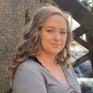 Meet your Posher, Ayla